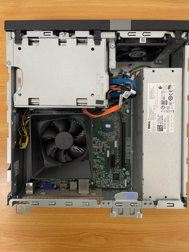 【中古品】　初期化済　Dell Vostro 3268