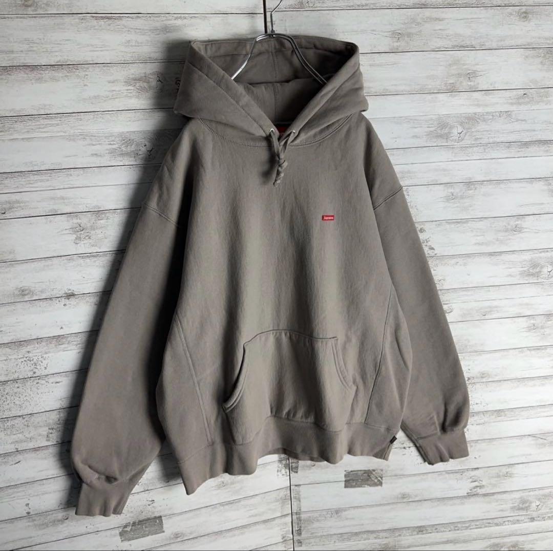 シュプリームBOXロゴ定番カラーパーカー