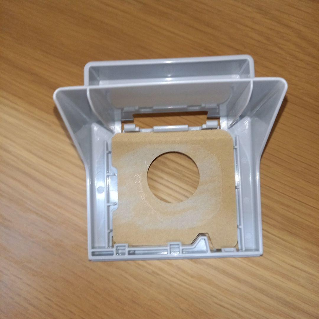 Panasonic　コードレス掃除機　2023年製　MC-NS100K