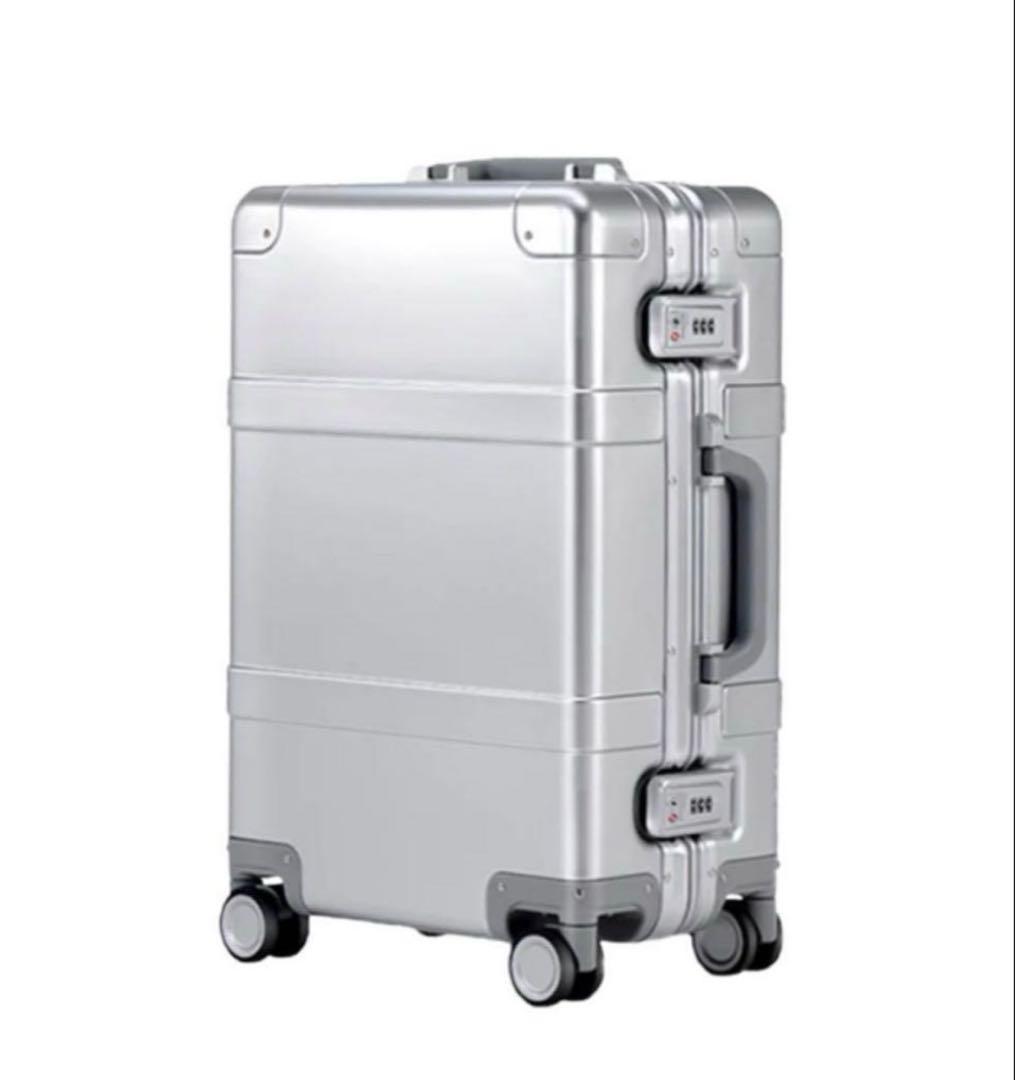 完全新品未使用品 LDUVIN シルバー キャリーケース ラドゥービン