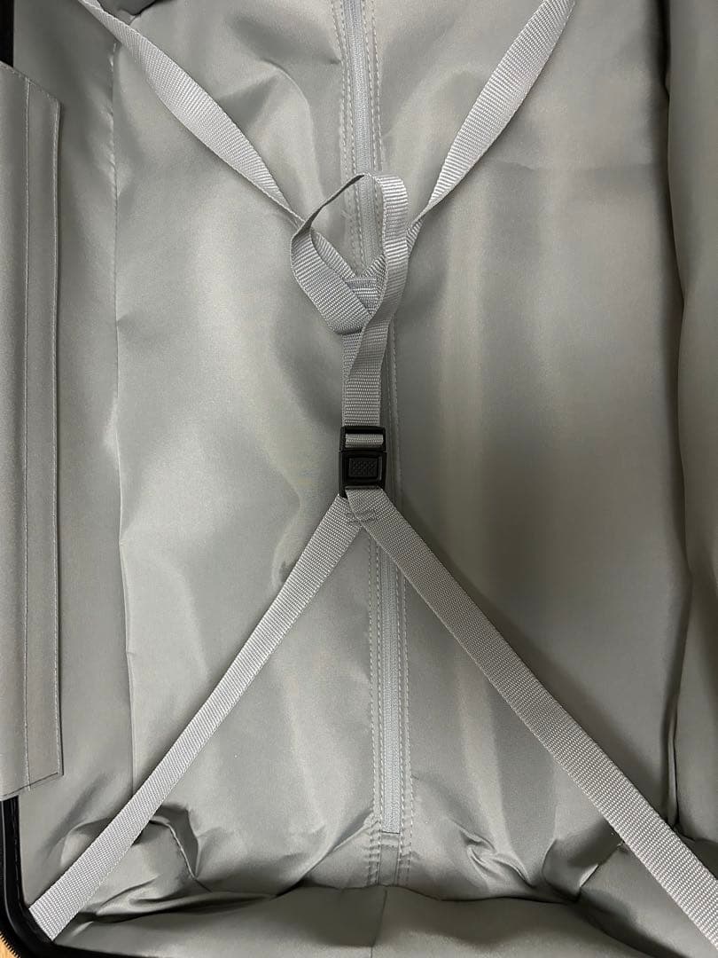 【無印良品】バーを自由に調節できる　ハードキャリーケース（７５Ｌ）