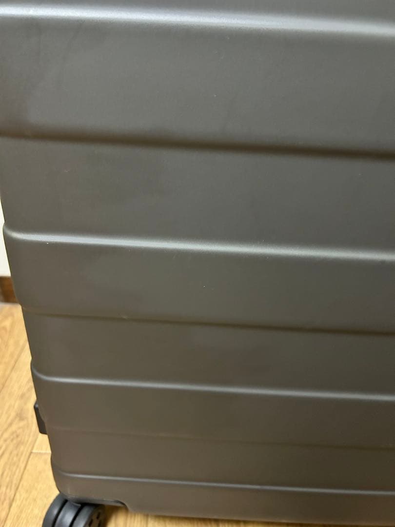 【無印良品】バーを自由に調節できる　ハードキャリーケース（７５Ｌ）