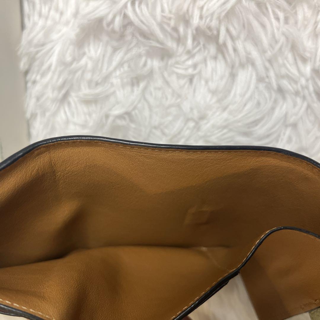 LOEWE ロエベ　バーティカルウォレット　三つ折り財布　アナグラム　グリーン