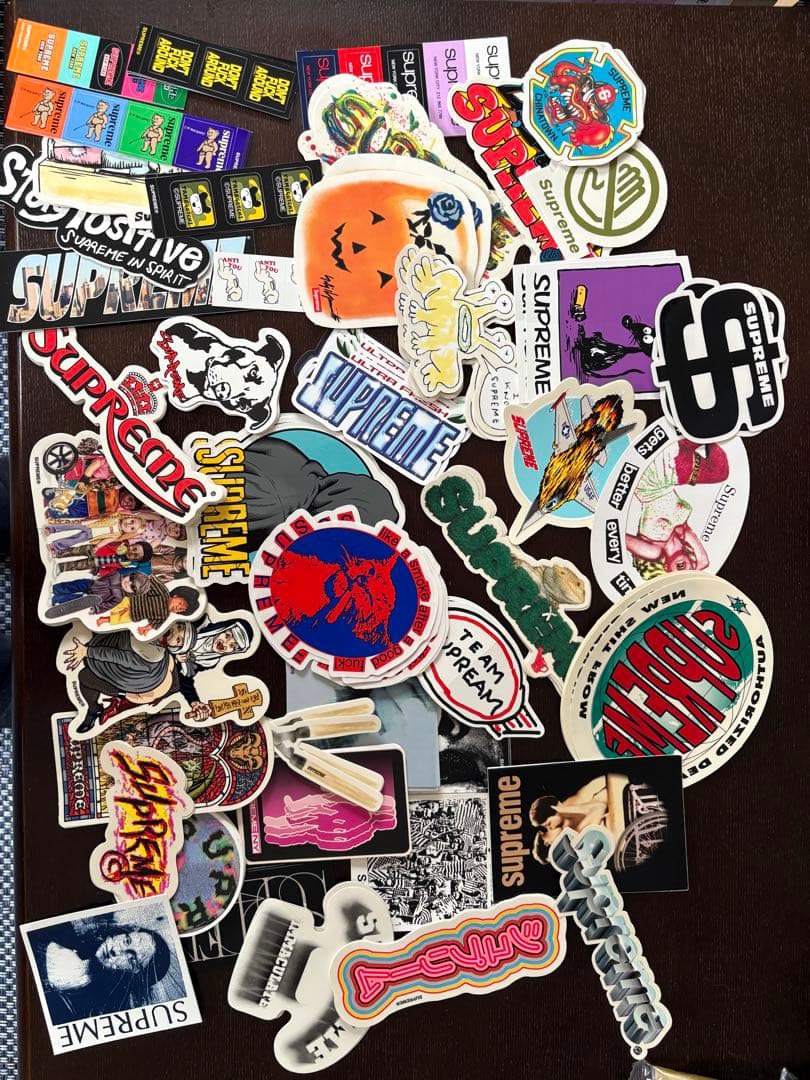 supreme ステッカー 300枚