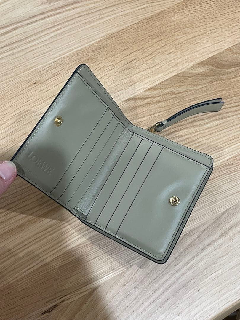 LOEWE パズル　レザーコンパクトジップウォレット