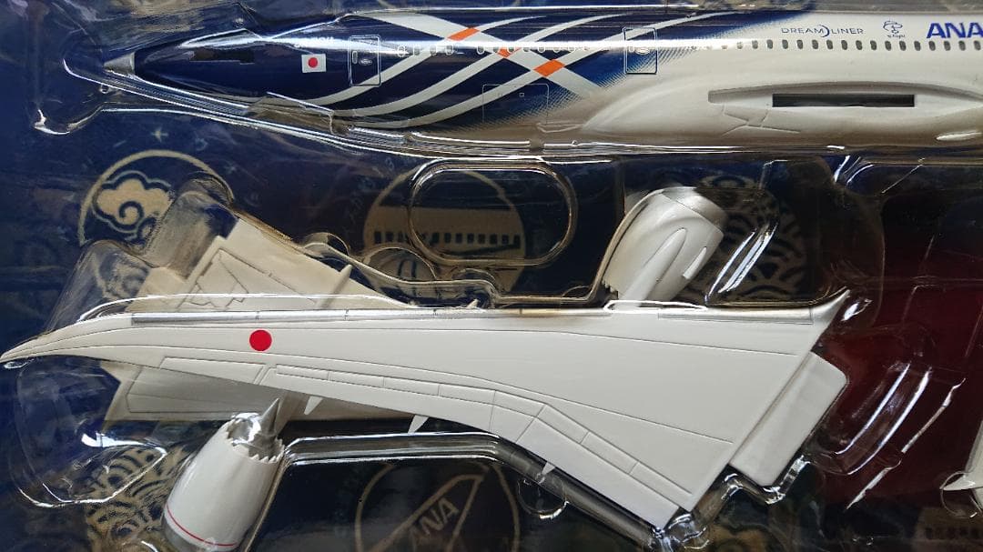 ANA BOEING-787 初号機就航記念 鯖塗装機 1/200モデルプレーン