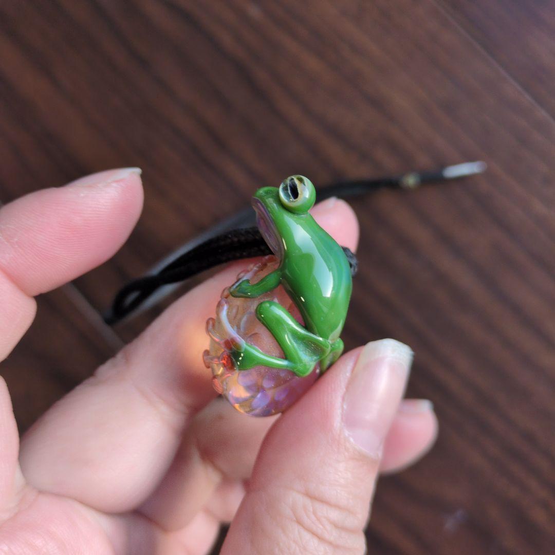 ハ*ロ様 麻覇王 カエルネックレス チャームのみ