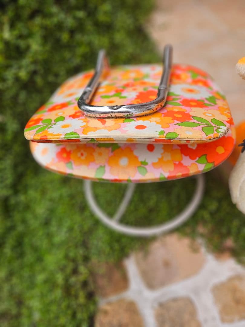 (最終お値下げです)希少　昭和レトロ　レトロポップ　椅子　花柄　オレンジ