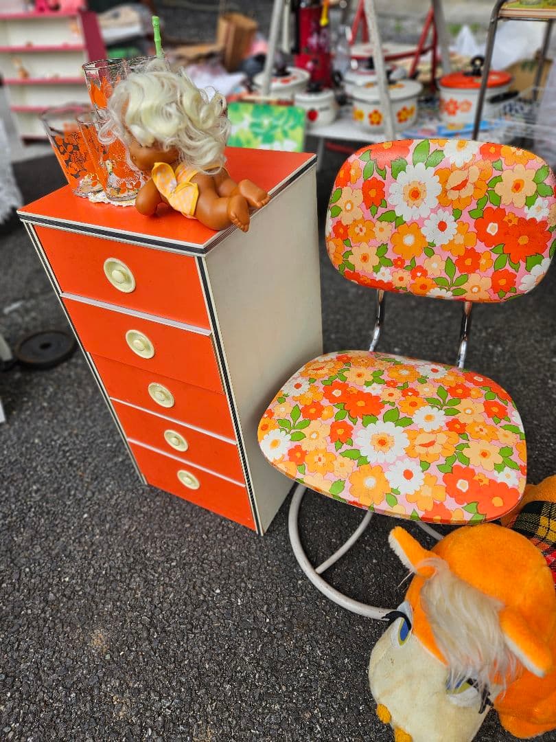 (最終お値下げです)希少　昭和レトロ　レトロポップ　椅子　花柄　オレンジ