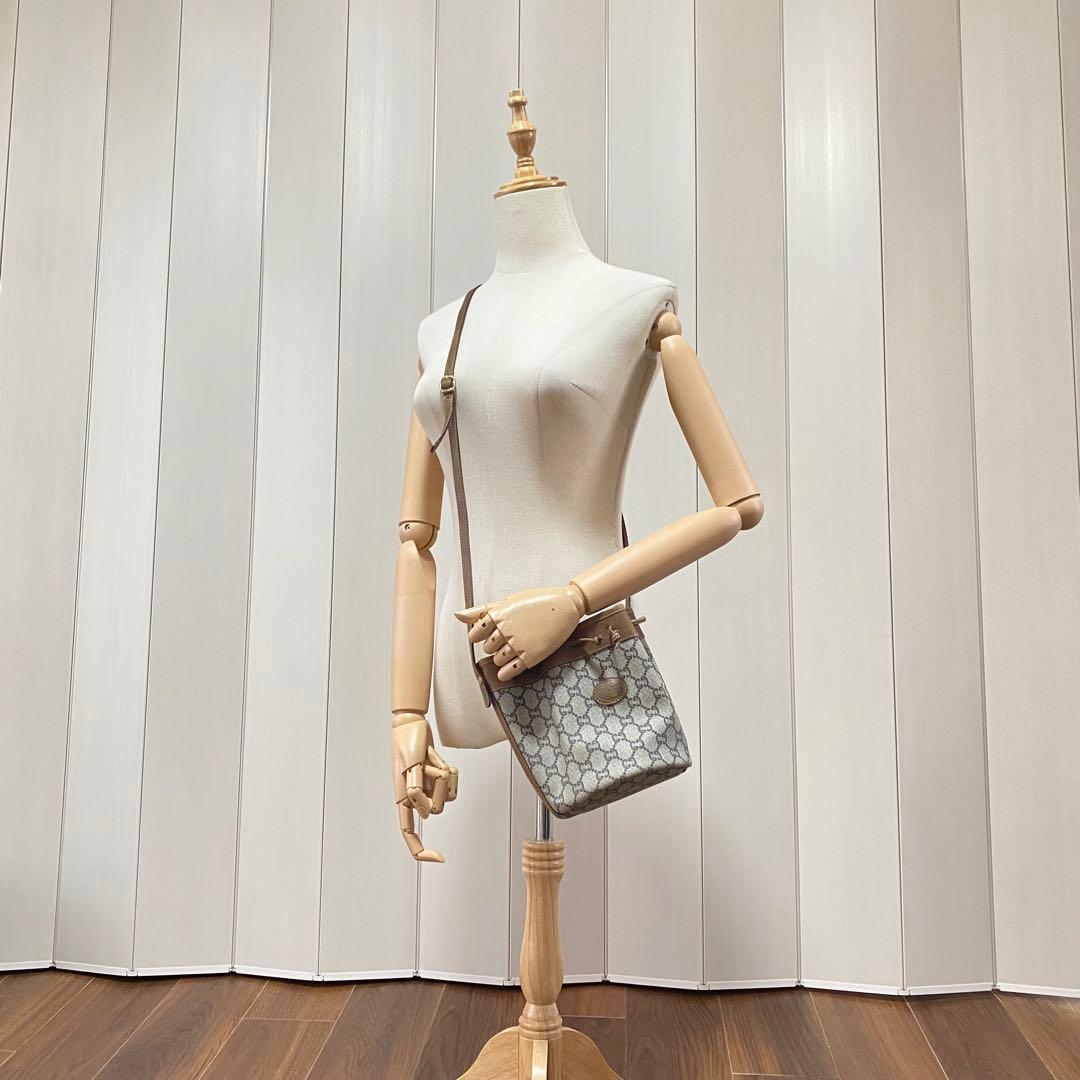 【美品】GUCCI 巾着ショルダーバッグ GGプラス グッチ PVCレザー