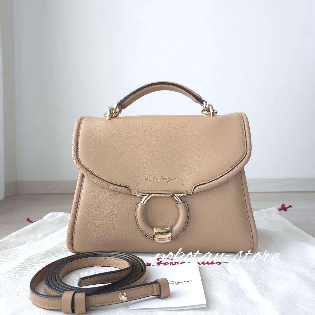 極美品【フェラガモ】マーゴット　ガンチーニ　2way　 ハンドバッグ