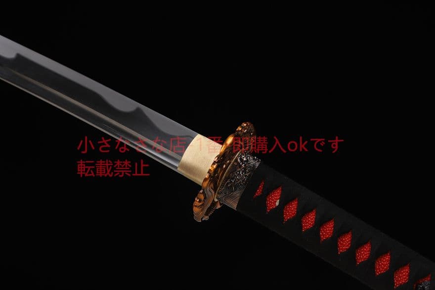 武士の刀を磨く 武具　刀装具　日本刀　模造刀 居合刀