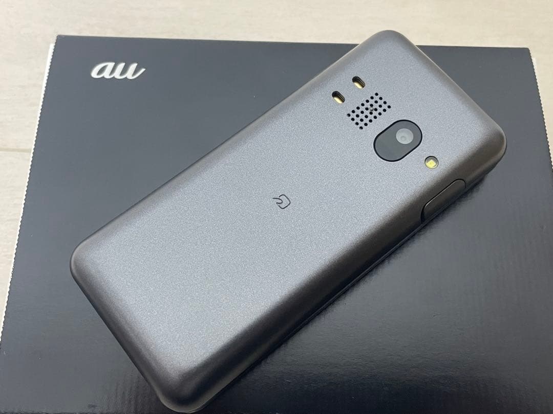 新品未使用 SIMフリー au GRATINA 4G KYF31 ブラック ②