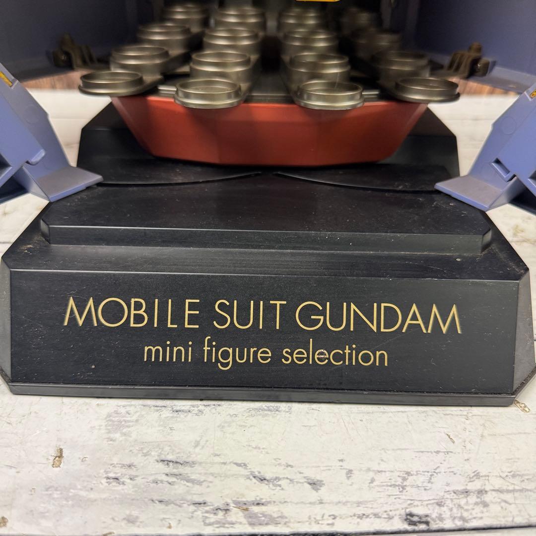 ガンダム 胸像型 ディスプレイケース MOBILE SUIT GUNDAM