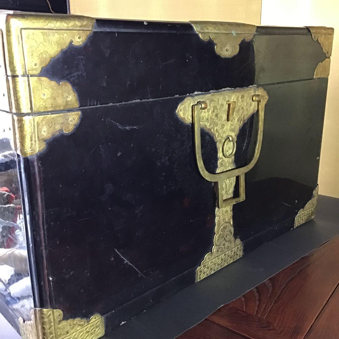 鎧櫃具足挟箱　銀杏家紋　厚漆塗黄銅金具彫刻　江戸期保証