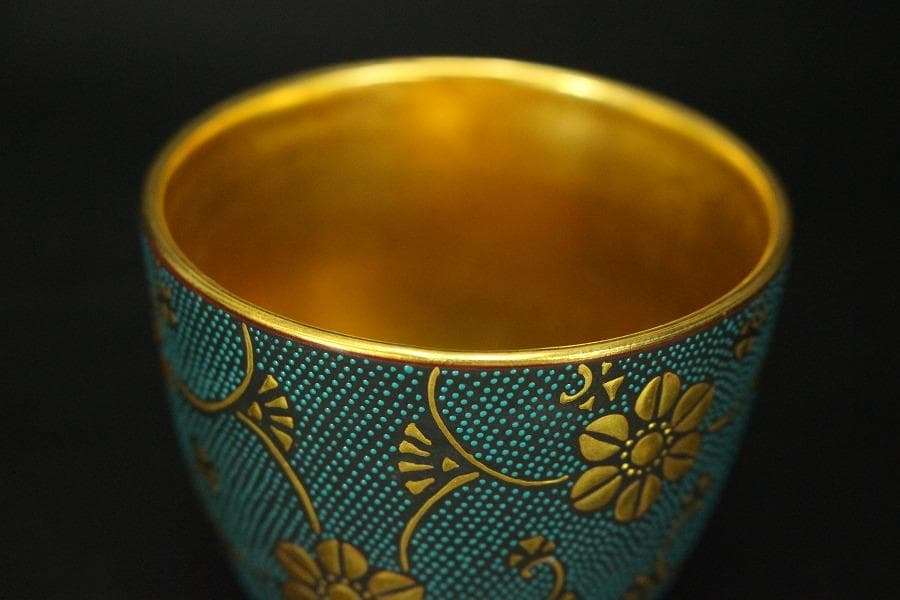 九谷焼 ぐい吞 青粒金盃 中田錦玉作 共箱(メ1240)