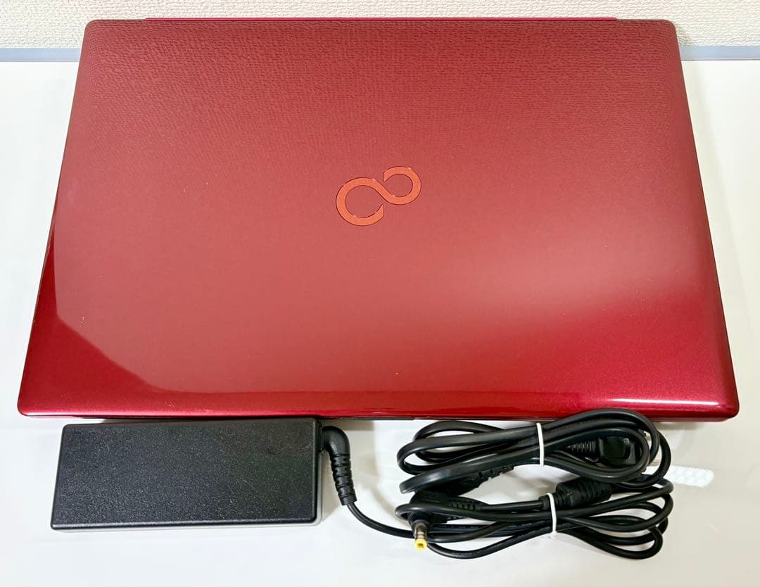 富士通 FMVA53F3R Core i7/8GB/SSD512G/中古美品