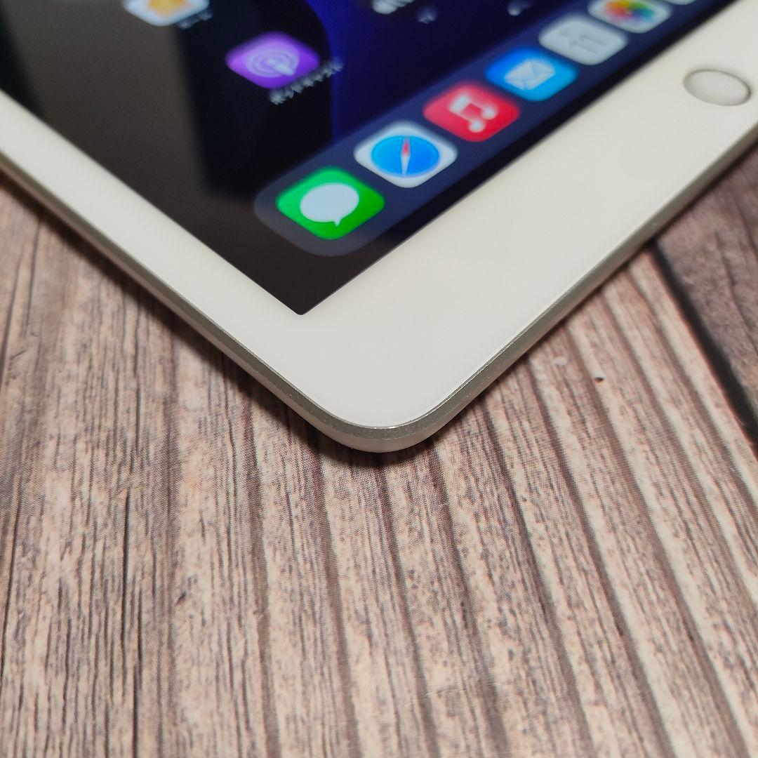 iPad 第8世代 32GB SIMフリー シルバー 美品