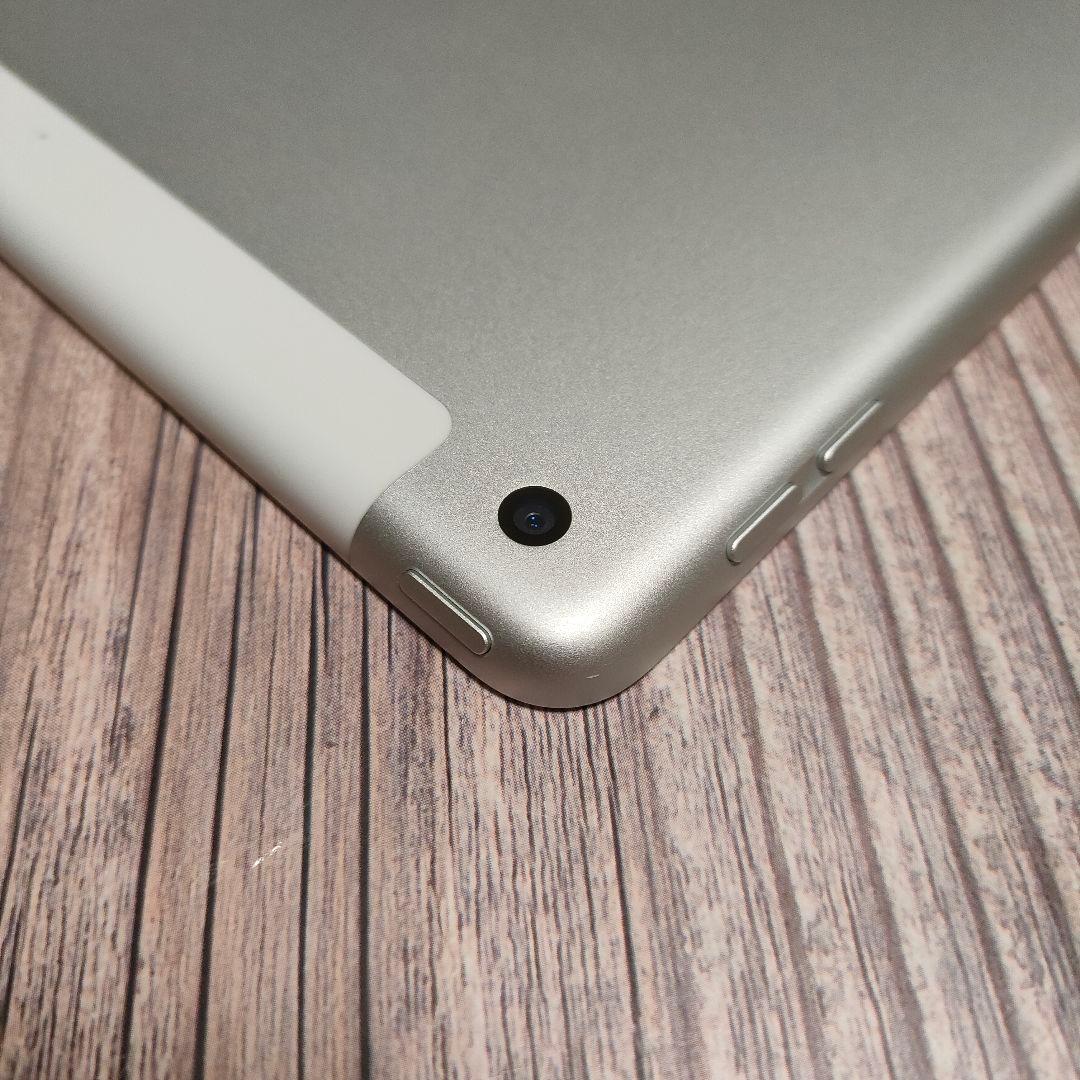 iPad 第8世代 32GB SIMフリー シルバー 美品