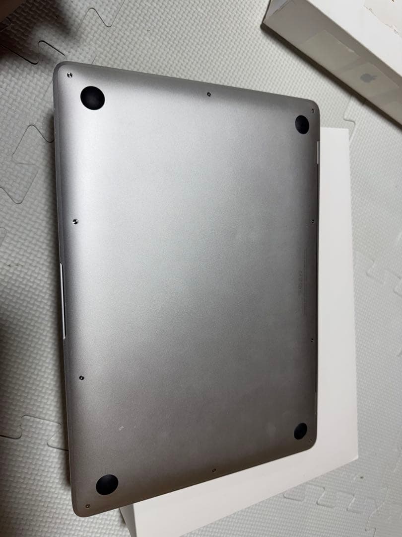 Apple MacBook Air (M1, 2020) 本体