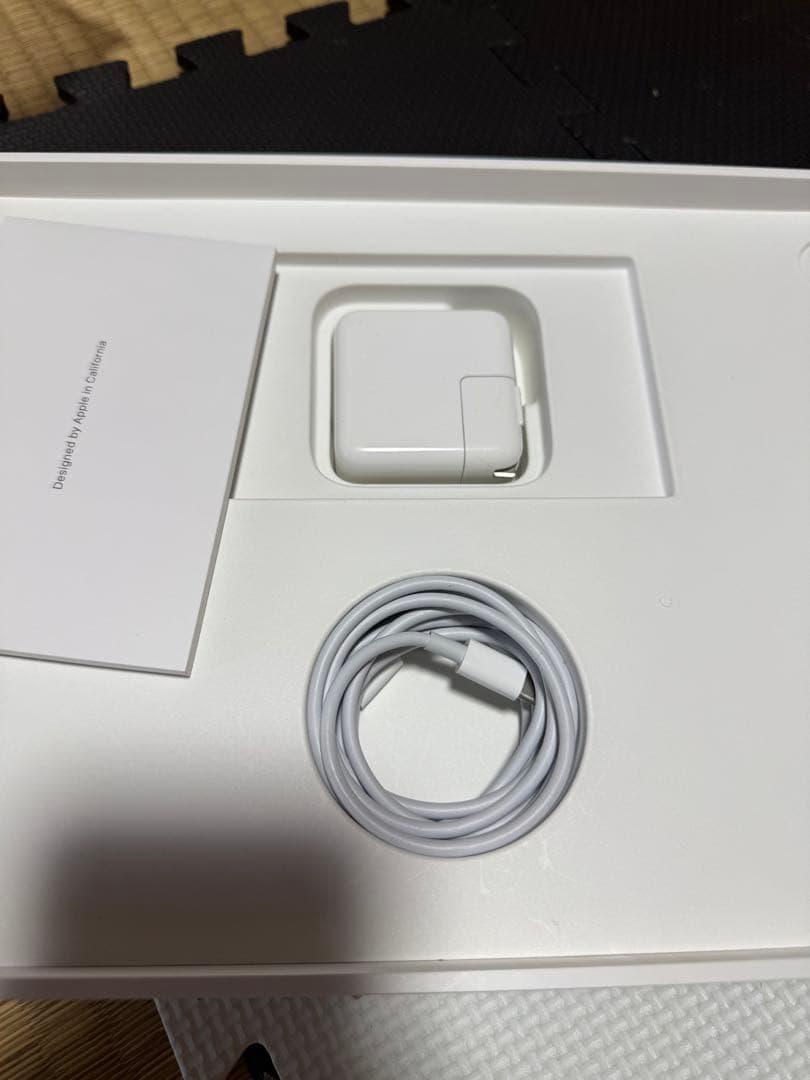 Apple MacBook Air (M1, 2020) 本体