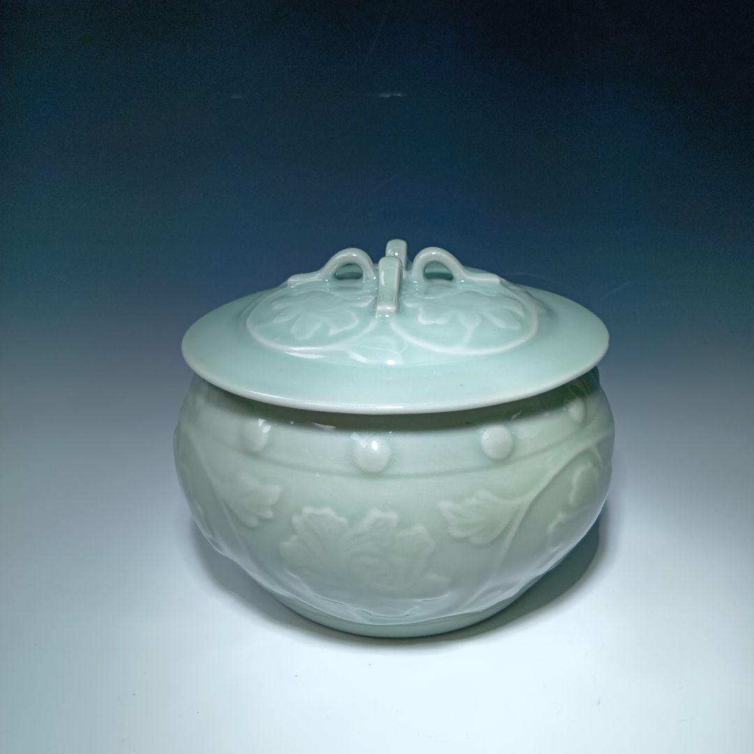 値下げ茶道具　砧青磁浮牡丹水指　(龍泉窯)　 替蓋付　美品