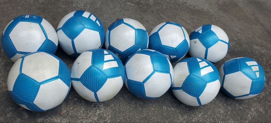 アディダス サッカーボール10個セット 5号 30000円購入→8880円！