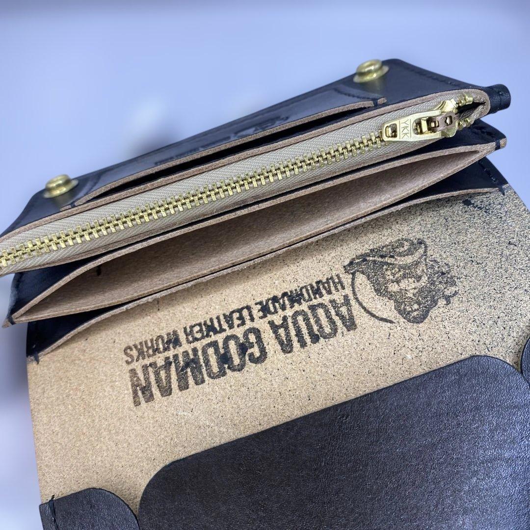 【無骨×上質】3層 丘染めブラック／ミドルトラッカーウォレットMTW