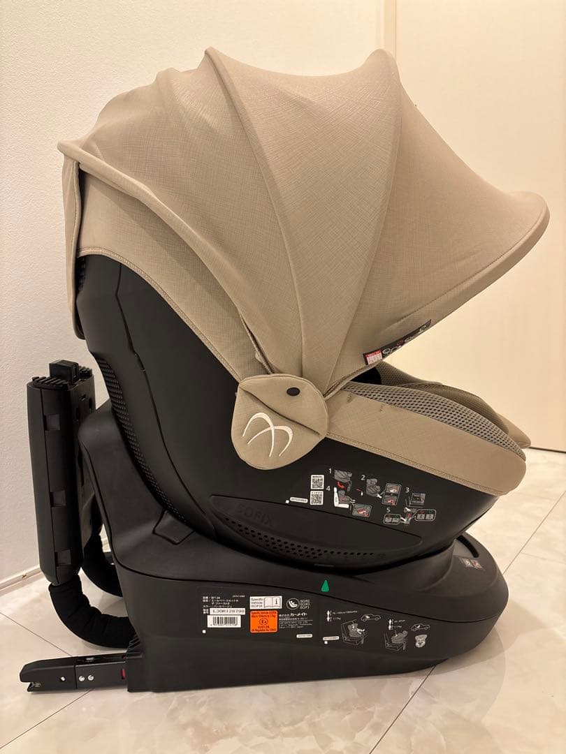 【値下げ】エールべべ　クルットR ザ・ファースト2 チャイルドシート