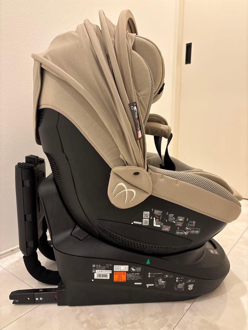 【値下げ】エールべべ　クルットR ザ・ファースト2 チャイルドシート