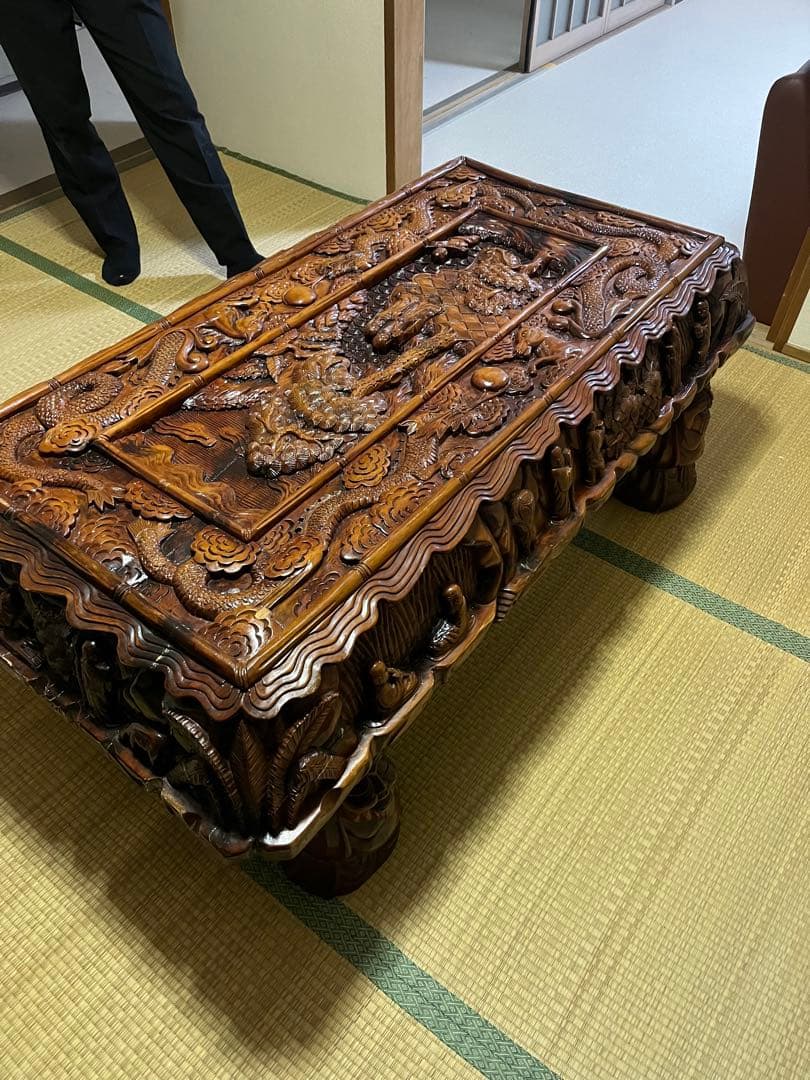 木製彫刻テーブル　一枚板