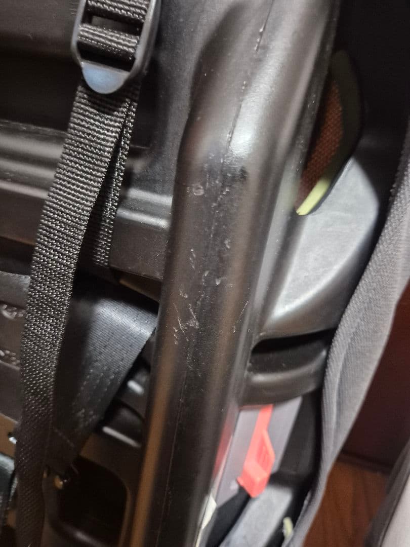 Combi ジュニアシート　　チャイルドシート　 2つセット