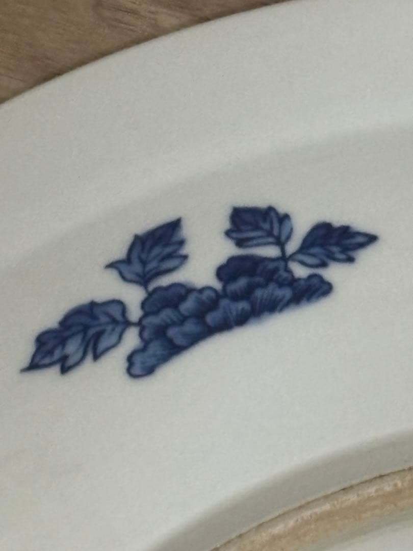 中国　青いドラゴン模様の陶器皿　大皿