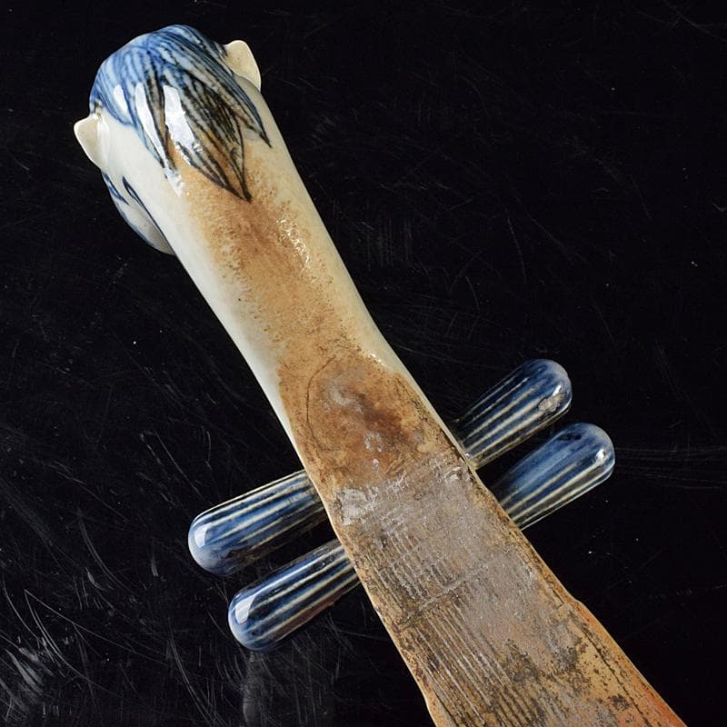 中国　青花　山水神獣文　馬頭琵琶　置物　M　R7978B