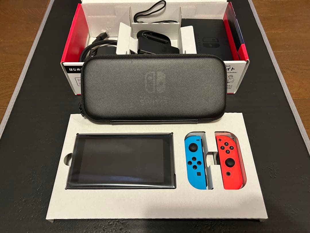 Nintendo Switch ネオンブルー/ネオンレッド 本体 (ポーチ付)