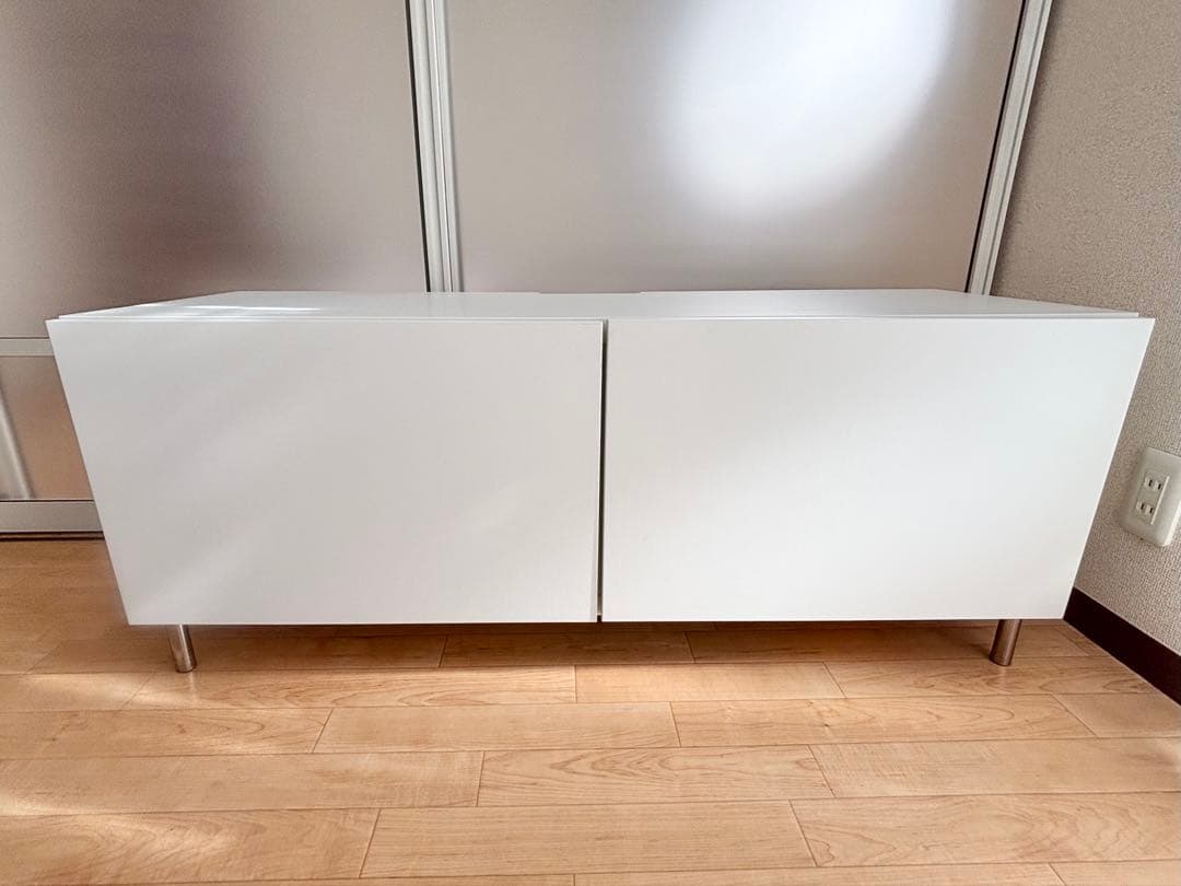 【最終値下げ】IKEAベストーテレビ台　脚付/ホワイト