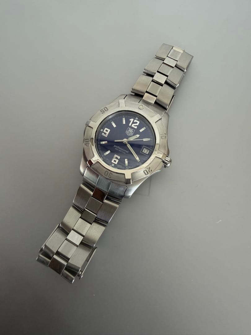 美品　タグホイヤー プロフェッショナル 2000 WN1112 クオーツメンズ