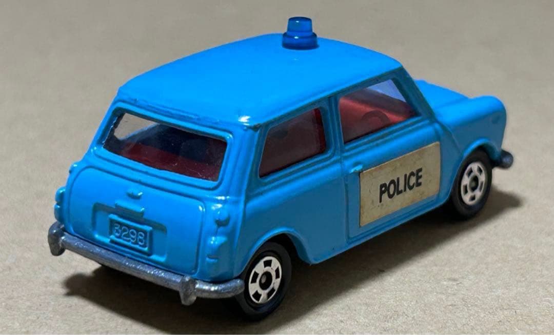 トミカ ミニクーパー 世界のポリスカーセット