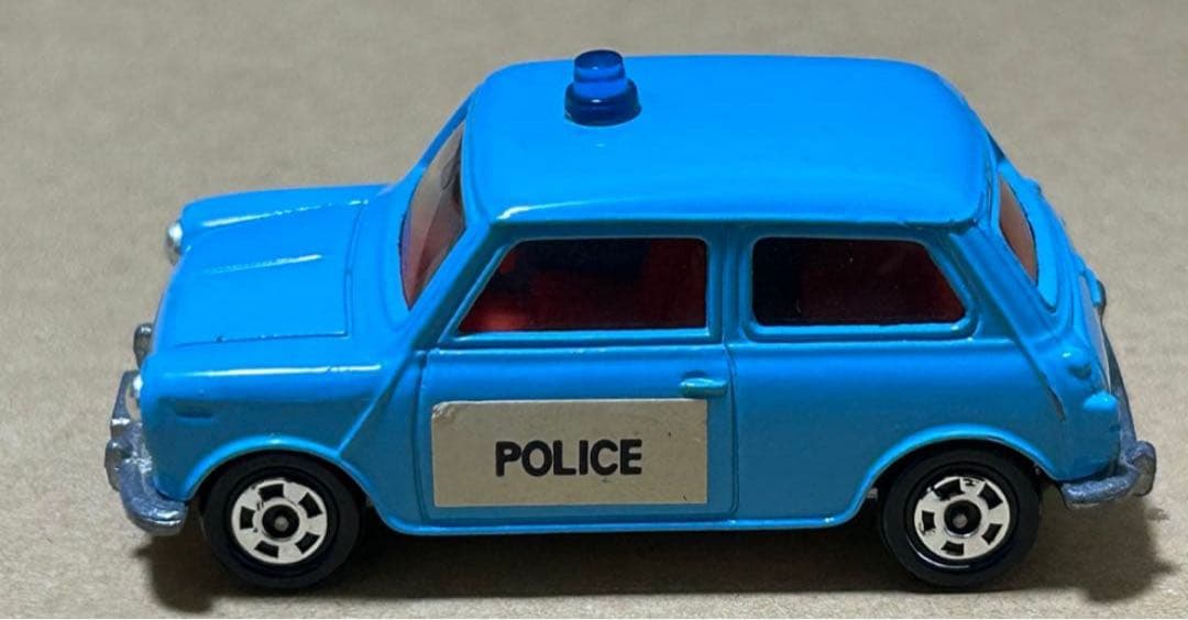 トミカ ミニクーパー 世界のポリスカーセット