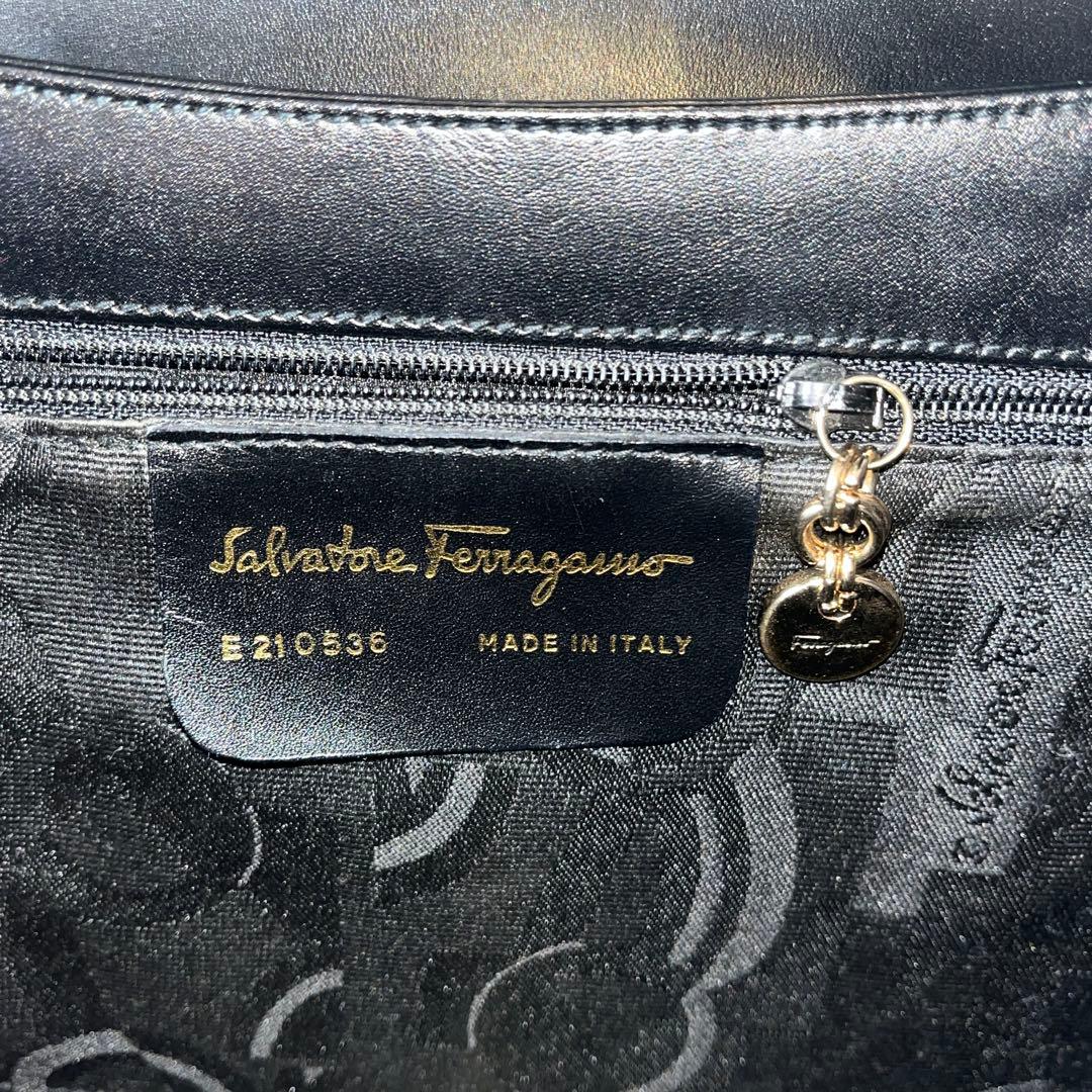 フェラガモ　2way　ガンチーニ　ハンドバッグ　レザー　黒　ブラック　フォーマル