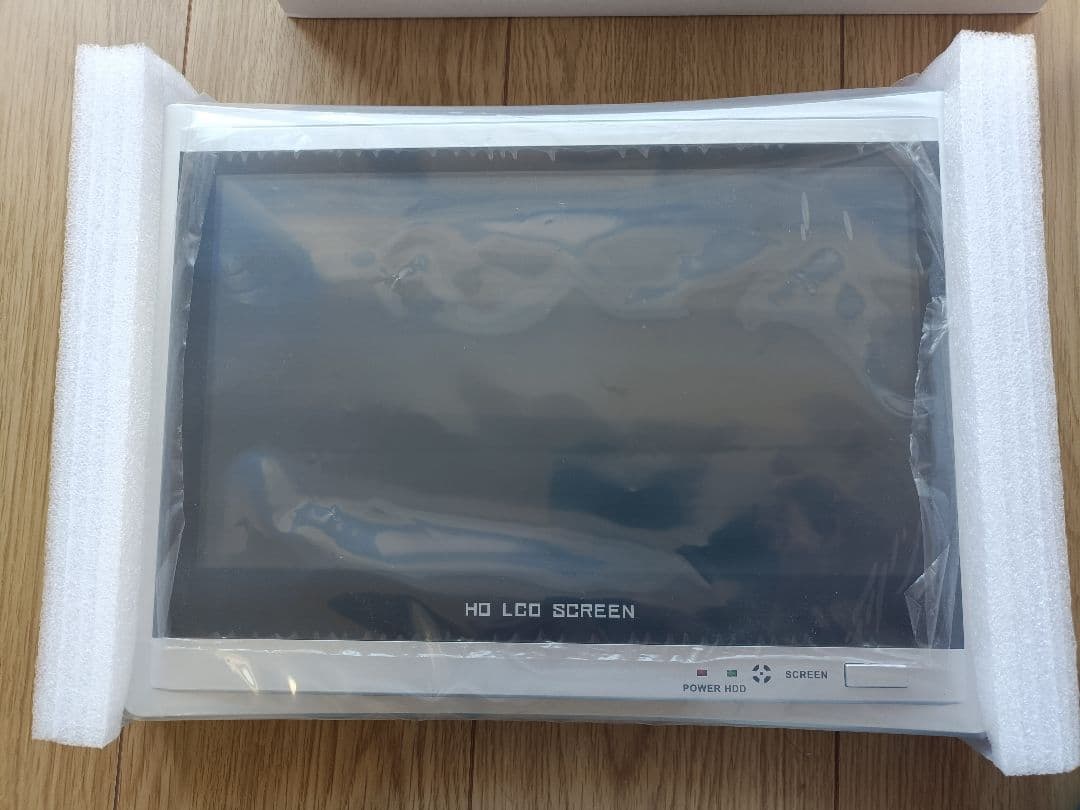 新品未使用　防犯カメラ4台や無線式モニター付きセット　2TBハードディスク付き