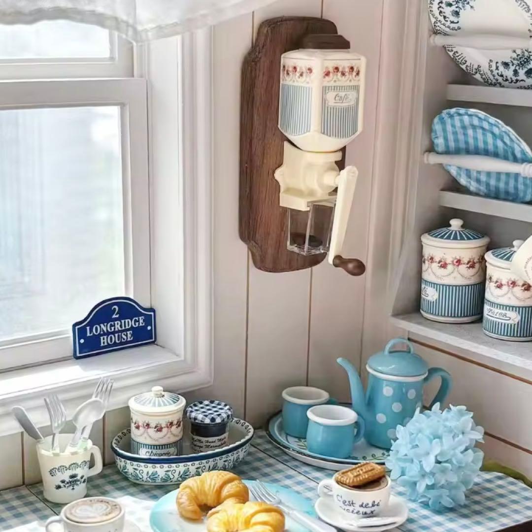 ミニチュア　キッチン雑貨　コーヒーミル　壁掛け　ブルーストライプ　ドールハウス