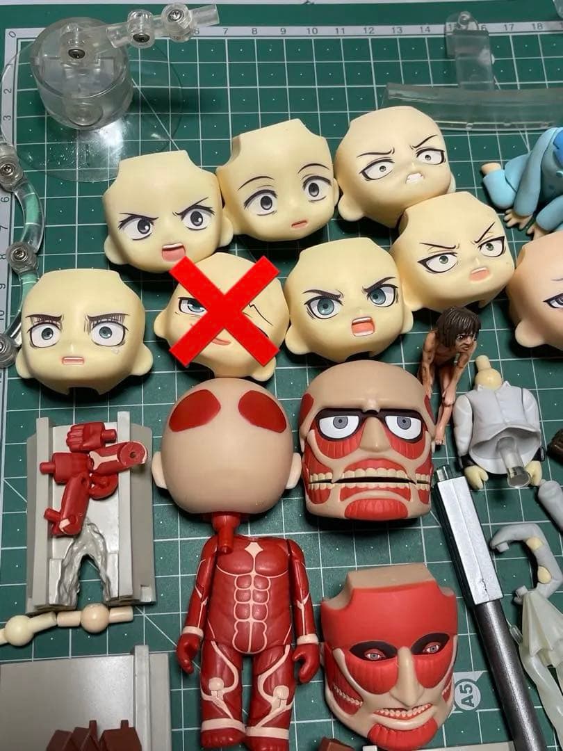 ねんどろいど リヴァイ お掃除　進撃の巨人　エレン　ミカサ