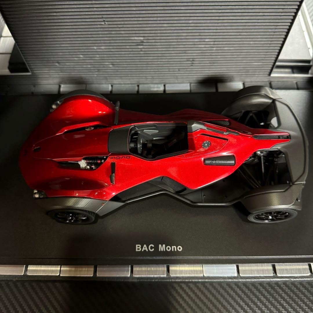 未展示品 オートアート 1/18 BAC Mono メタリックレッド
