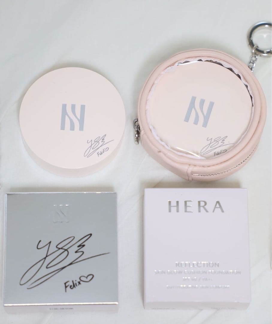 スキズ　フィリックス　コラボ　ファンデーション　サイン入り