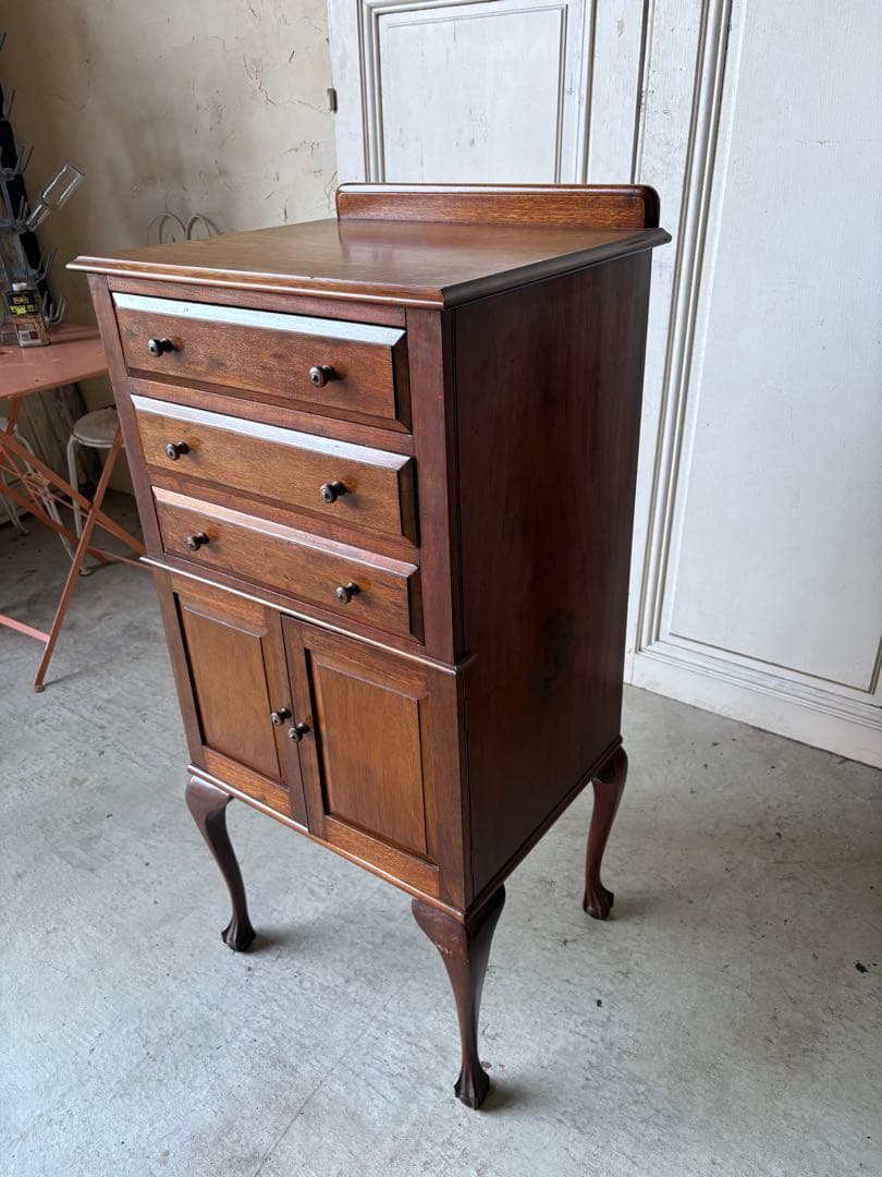 ミュージックキャビネット