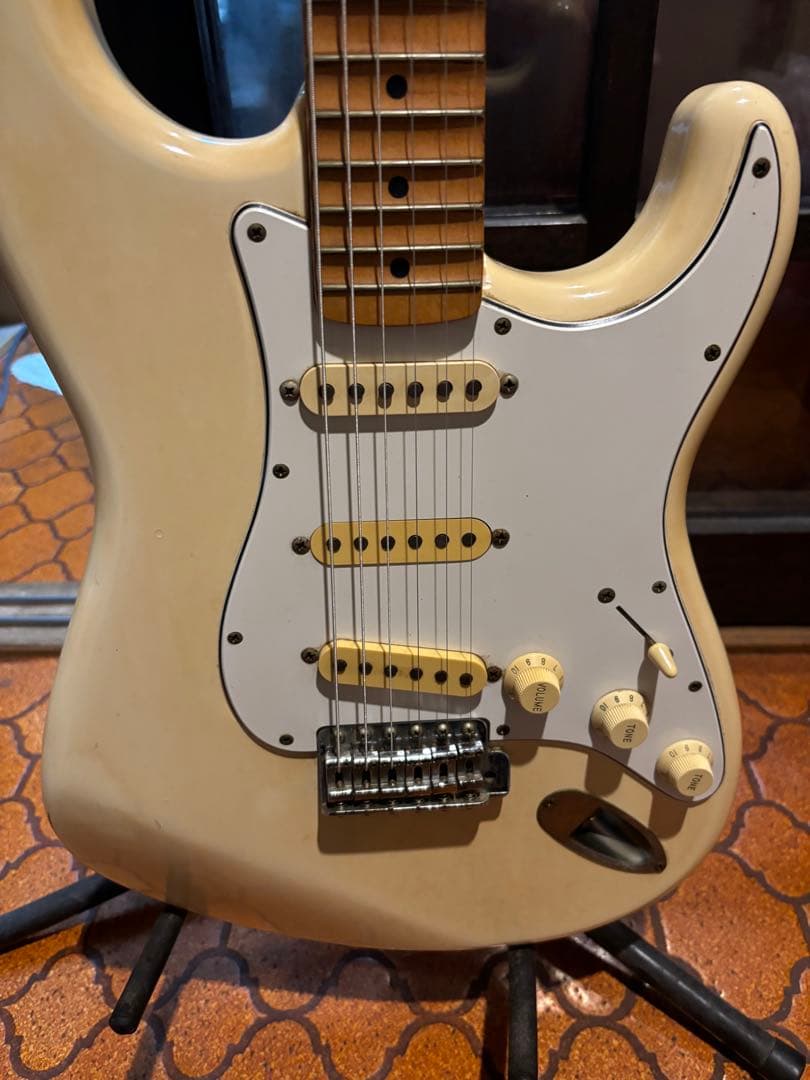Fender Japan Stratocaster エレキギター クリーム