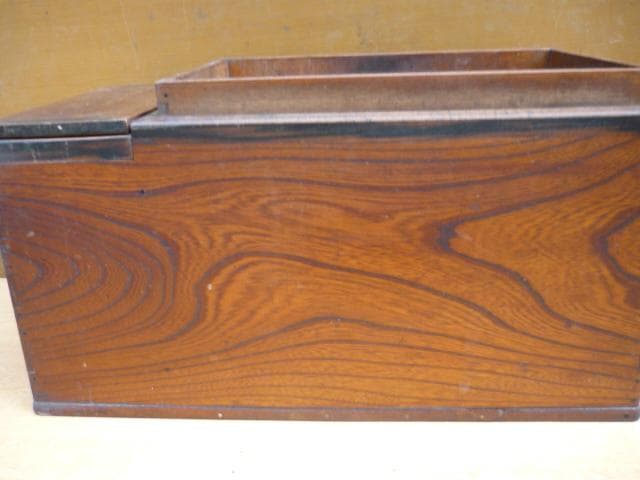 長火鉢　ケヤキ材　ひばし・灰ならし・五徳・猫板付き