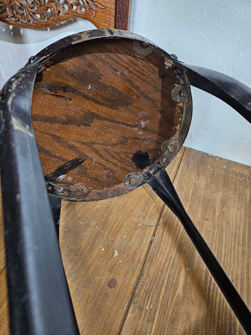 USヴィンテージ 鉄脚のスツール 丸椅子 ハイチェア 飾り台 インダストリアル