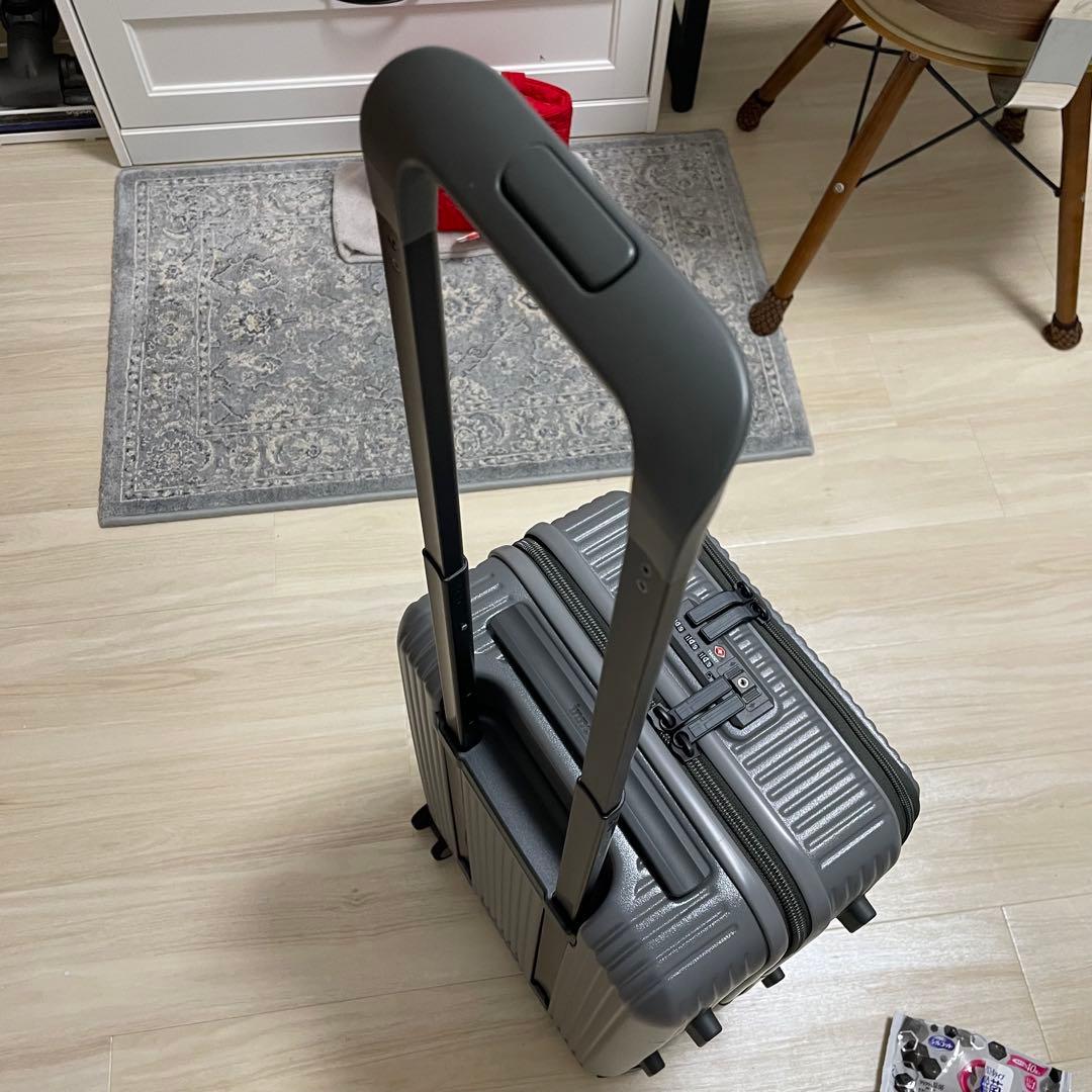 イノベータースーツケース　inv50 38ℓ 機内持ち込み